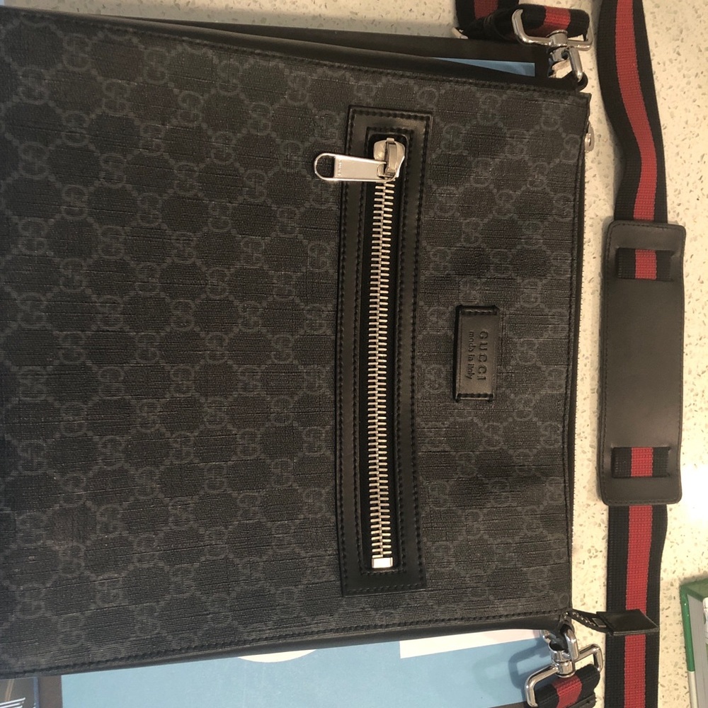 Authentic Gucci messenger bag